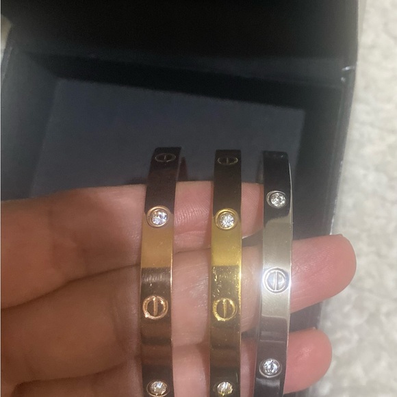 - Very good quality of stainless steel bracelet - Picture 2 of 4